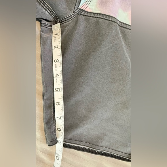 Billabong Men's Multicolor Swim Shorts - Picture 4 of 6